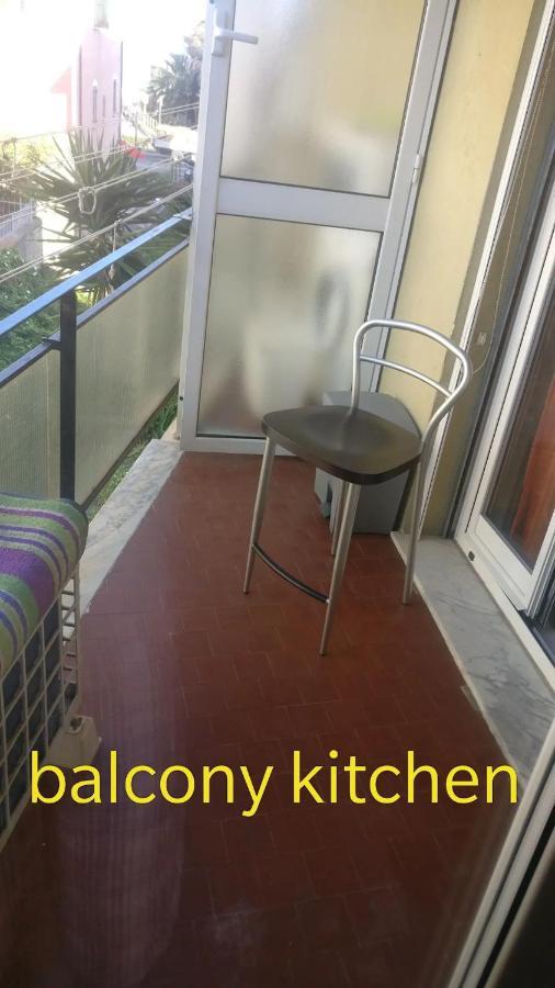House Of Fly With Sea View, Front The Beach Savona Exterior foto