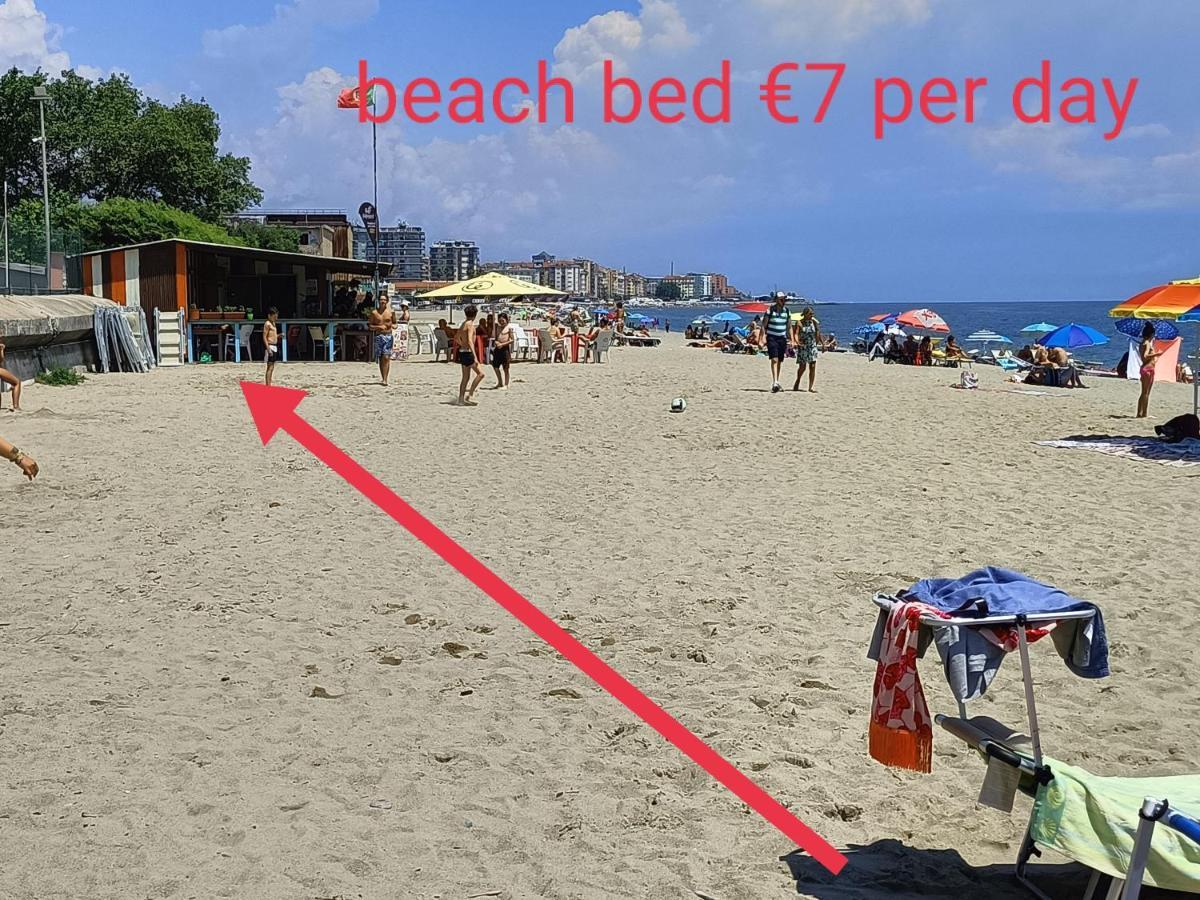 House Of Fly With Sea View, Front The Beach Savona Exterior foto